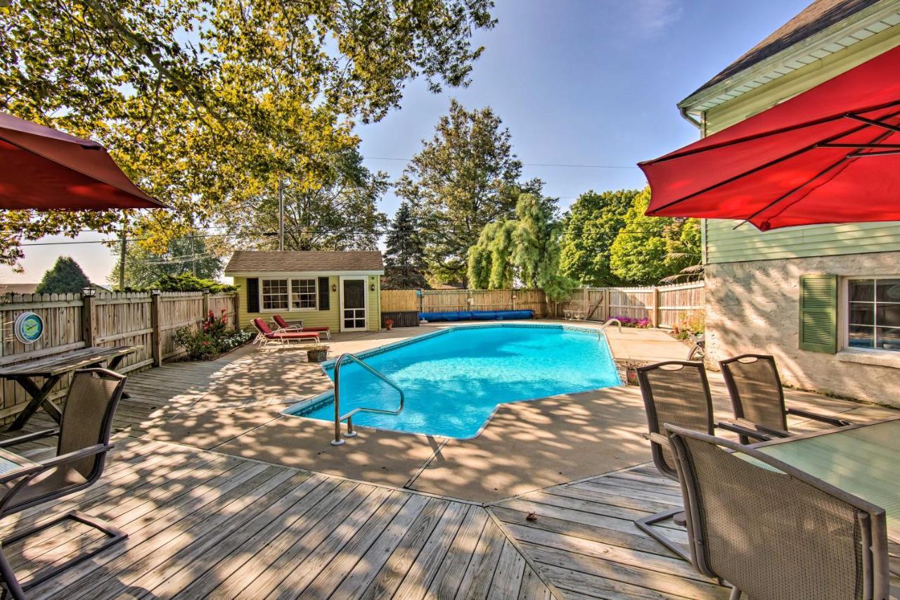 New Holland Apartment With Patio, Deck And Pool Exterior photo